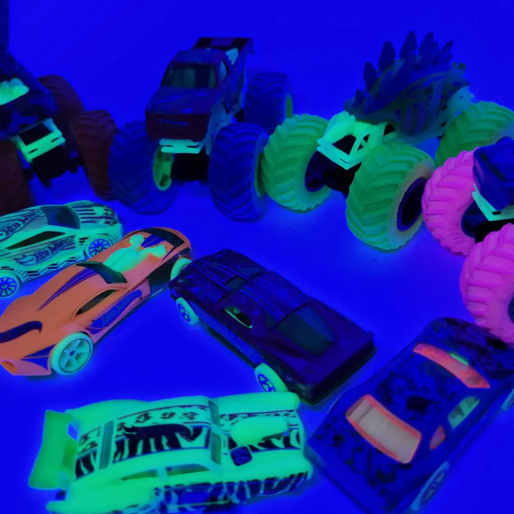 Hot Wheels Monster Truck Glow In The Dark 10-Pack