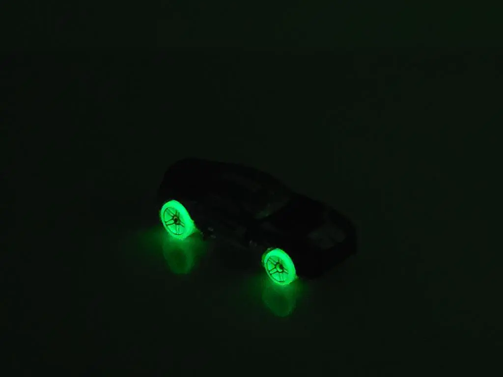 Hot Wheels Twinduction HW Glow Wheels - Imagem 3