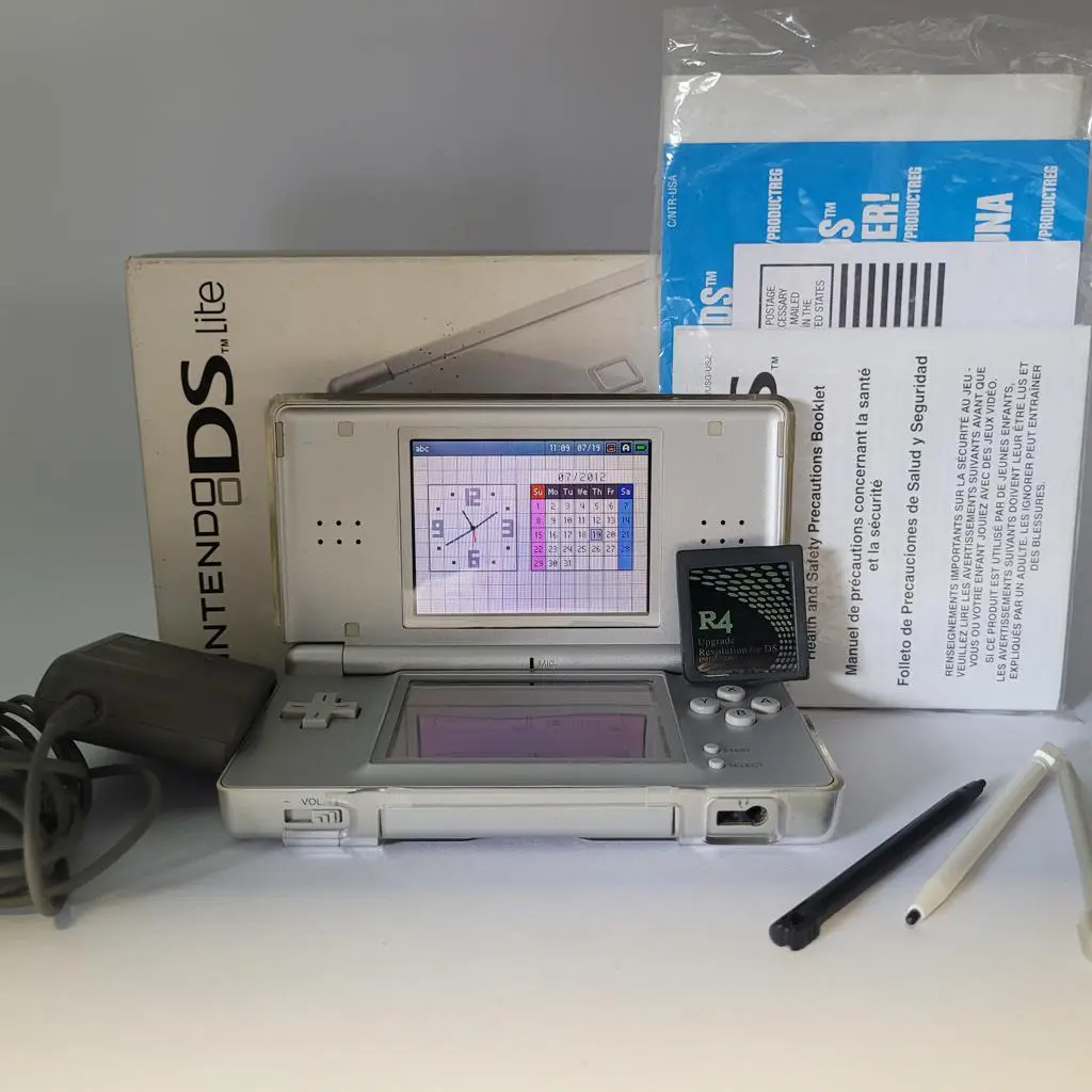 Nintendo DS Lite - Imagem 2