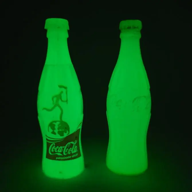 Kit Garrafas Coca-Cola Fluorescentes - Imagem 4